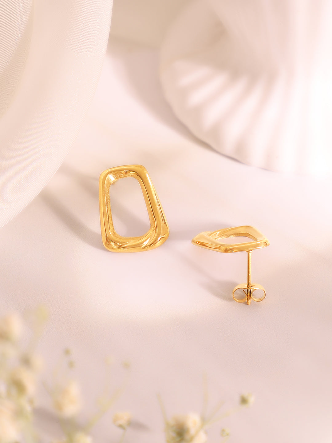 Demi Fine 18k Gold Plated Stainless Steel Hollow Design Pendant Set