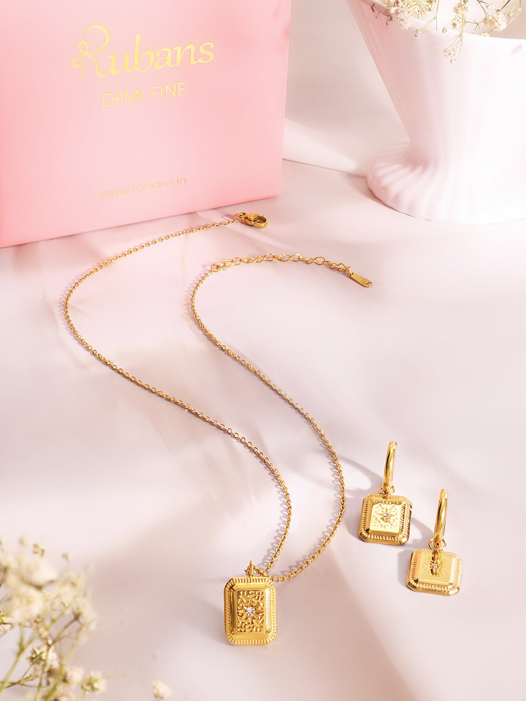 Demi Fine 18k Gold Plated Stainless Steel Geometric Pendant Set