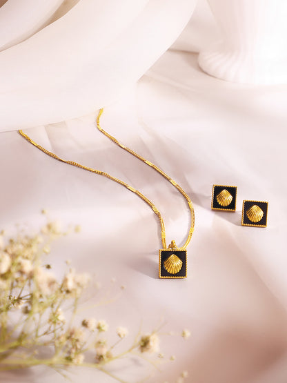Demi Fine 18k Gold Plated Stainless Steel Shell Motif Black Pendant Set