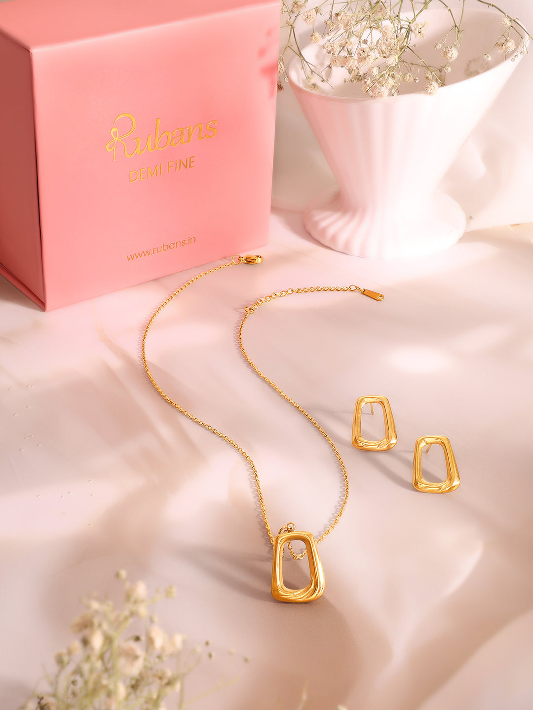 Demi Fine 18k Gold Plated Stainless Steel Hollow Design Pendant Set