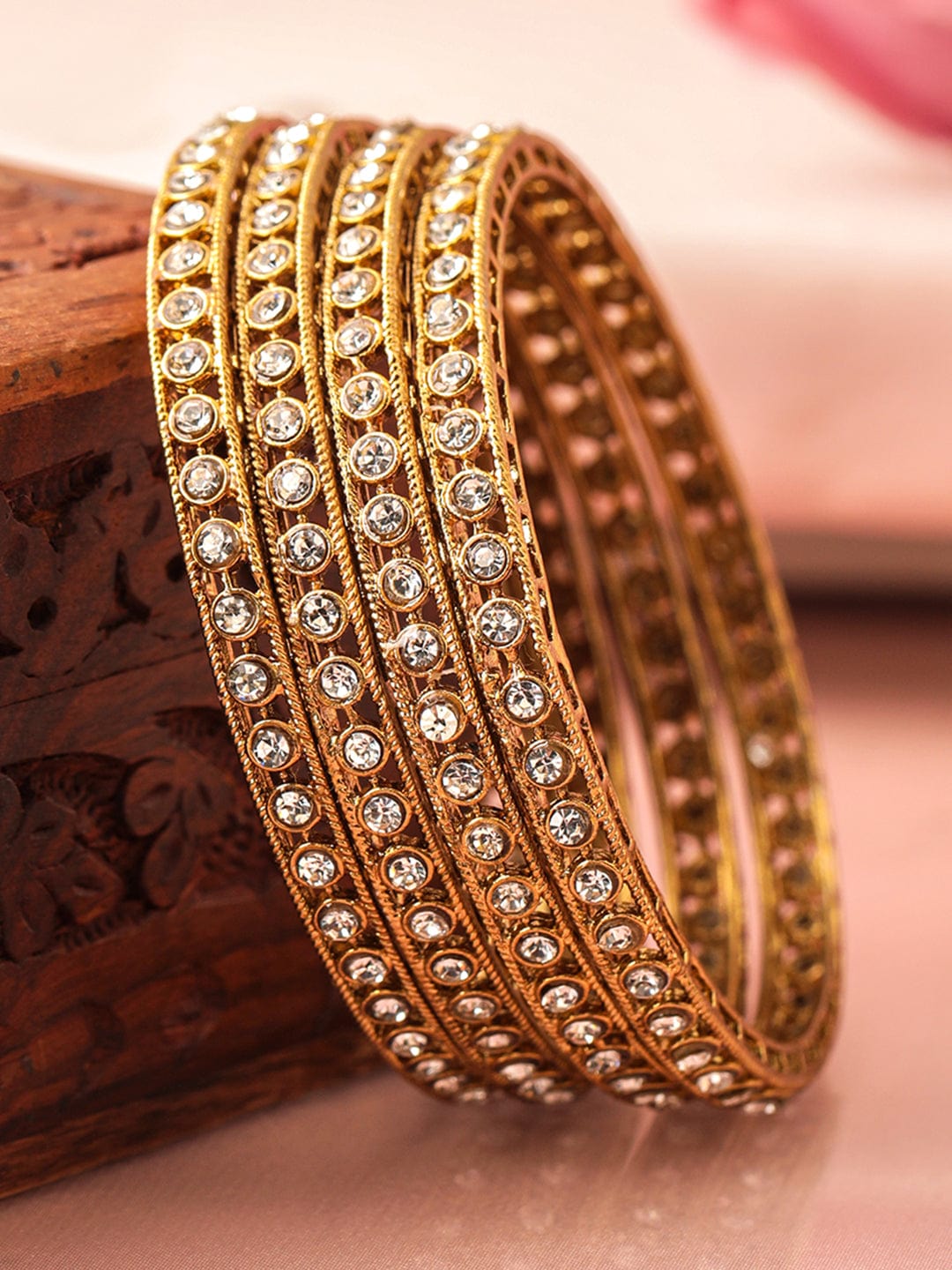 Minimal Luxe Kundan Bangles
